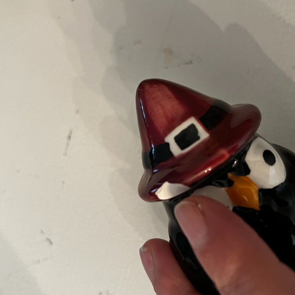 Owl Salt and Pepper Shakers (Set‎ of 4 - One is Slightly Damaged)(hme decor/x) - Picture 9 of 11